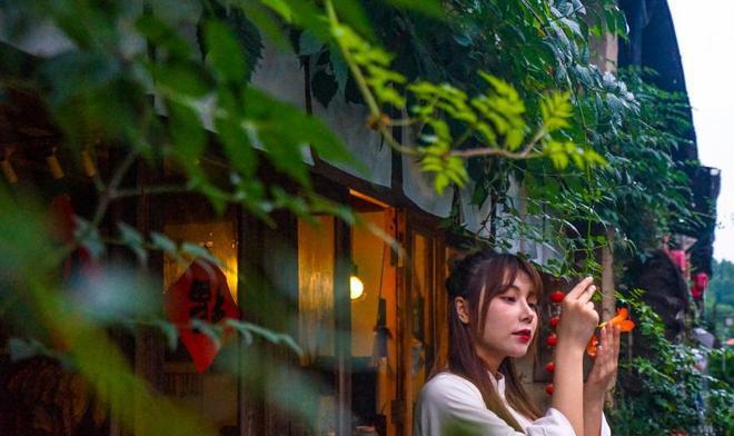 深夜!水果店内传出阵阵惨叫,民警紧急出动